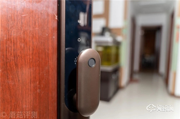 雙芯雙電機(jī)，開門更便捷，自動(dòng)上鎖更放心！TCL指紋智能鎖K6C評(píng)測