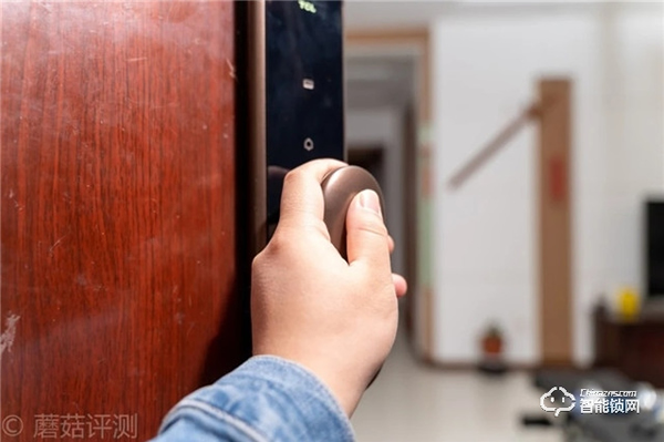 雙芯雙電機(jī)，開門更便捷，自動(dòng)上鎖更放心！TCL指紋智能鎖K6C評(píng)測