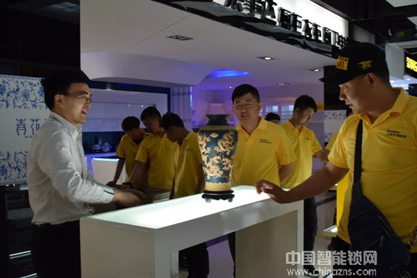 熱烈祝賀榮事達(dá)智能鎖經(jīng)銷商交流學(xué)習(xí)會(huì)圓滿召開