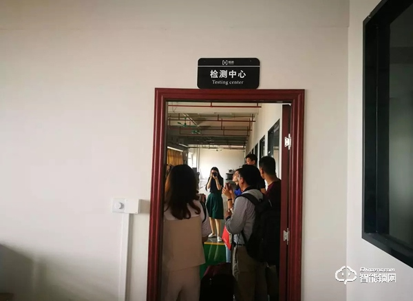 楊格鎖業:一生只做一件事,專心做好智能鎖 | 2019中國建博葵花獎調研團走訪實錄 楊格鎖業:一生只做一件事,專心做好智能鎖 | 2019中國建博葵花獎調研團走訪實錄