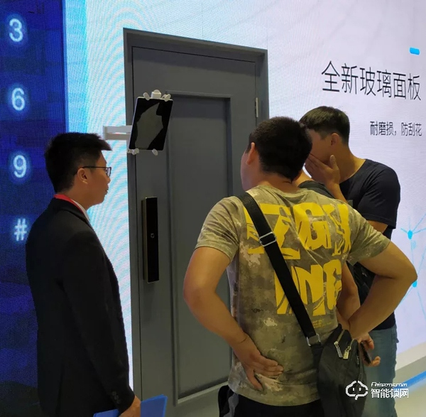 櫻花指紋鎖光科技主題展驚艷亮相廣州建博會