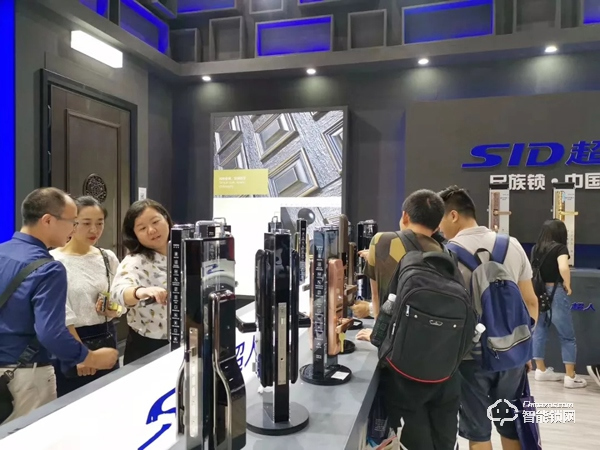 廣州建博會首秀 | 超人智能鎖攜全品類驚艷亮相，掀起熱潮！