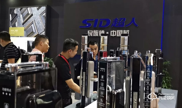 廣州建博會首秀 | 超人智能鎖攜全品類驚艷亮相，掀起熱潮！