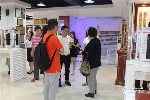 中國智能鎖行業考察行之走進櫻花指紋鎖