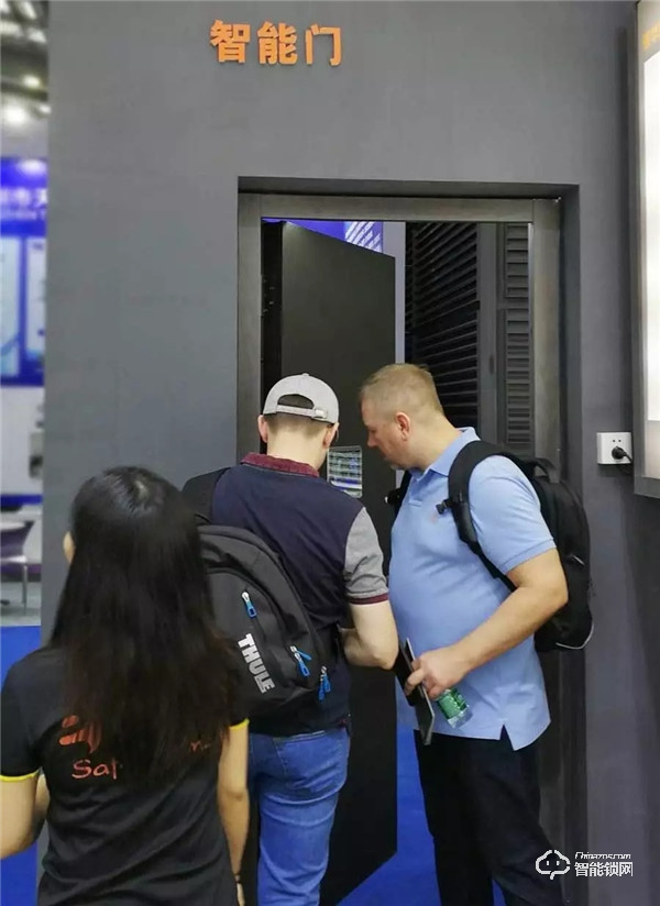 深圳安博會首日，移康全系列AI單品、套裝齊亮相！