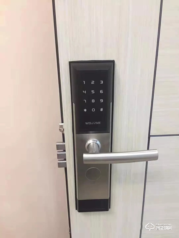 熱烈祝賀：天河梵洛居公寓安裝LoRa無線聯(lián)網(wǎng)公寓防盜門鎖調試完成!