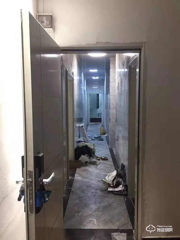 熱烈祝賀：天河梵洛居公寓安裝LoRa無線聯(lián)網(wǎng)公寓防盜門鎖調試完成!