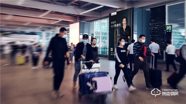 凱迪仕深圳機(jī)場(chǎng)巨幅廣告今日重磅上線,“逆勢(shì)”出擊加大品牌戰(zhàn)略投入! 凱迪仕深圳機(jī)場(chǎng)巨幅廣告今日重磅上線,“逆勢(shì)”出擊加大品牌戰(zhàn)略投入!