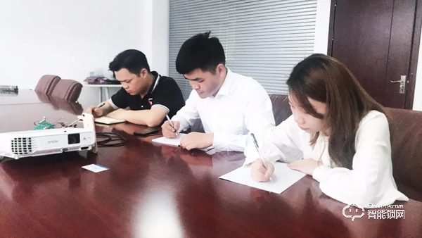 在線云考察,創(chuàng)新謀合作——華潤(rùn)置地走進(jìn)超人,“云”參觀超人智能工廠 在線云考察,創(chuàng)新謀合作——華潤(rùn)置地走進(jìn)超人,“云”參觀超人智能工廠