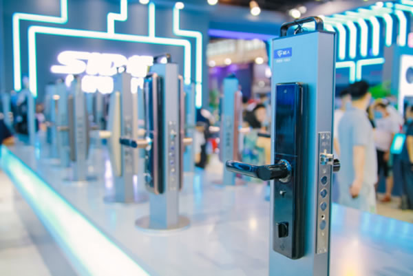 超人智能鎖翁斌：業績大漲背后總有邏輯，邁進前列才是目標