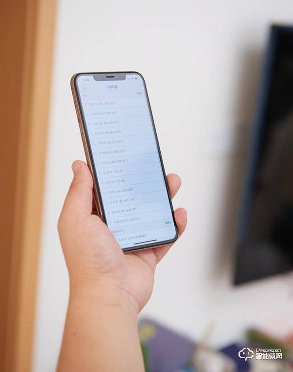 一個(gè)門重85KG，小米有品上架，嵌入式智能鎖，自帶10寸屏