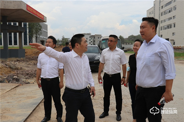 西門子產(chǎn)品管理總監(jiān)齊宇到王力考察