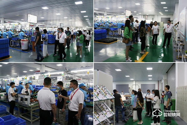 質量標桿企業(yè)參觀學習交流團蒞臨櫻花智能鎖總部考察交流 質量標桿企業(yè)參觀學習交流團蒞臨櫻花智能鎖總部考察交流