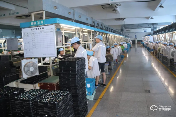 “隱貴房企”升龍集團(tuán)蒞臨超人科技參觀考察 “隱貴房企”升龍集團(tuán)蒞臨超人科技參觀考察