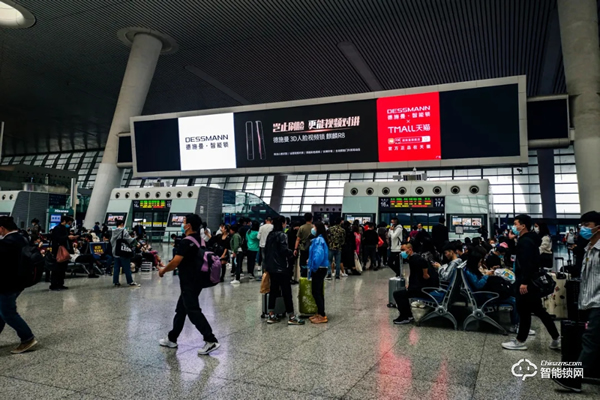 德施曼麒麟R8“刷臉”亮相各大機場高鐵站，二代3D人臉智能鎖迅速引爆中高端市場！