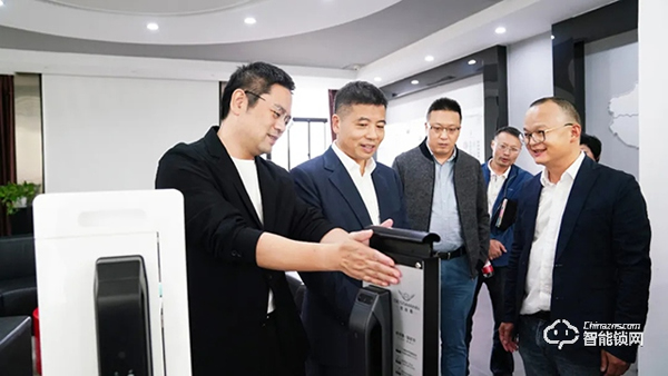 杭州市濱江區(qū)區(qū)委書記王敏帶隊調(diào)研德施曼，強(qiáng)調(diào)政企聯(lián)動，共同打造濱江智能鎖百億產(chǎn)業(yè)