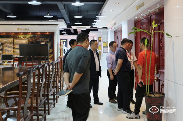 湖南江華赴粵港澳大灣區招商考察團蒞臨櫻花智能鎖考察交流 湖南江華赴粵港澳大灣區招商考察團蒞臨櫻花智能鎖考察交流