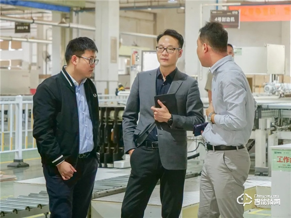 強(qiáng)強(qiáng)聯(lián)合，共創(chuàng)輝煌 | 龍湖地產(chǎn)高層到訪頂固，共謀未來深度發(fā)展