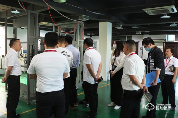 恒大集團材料設備有限公司領導蒞臨櫻花智能鎖總部參觀考察