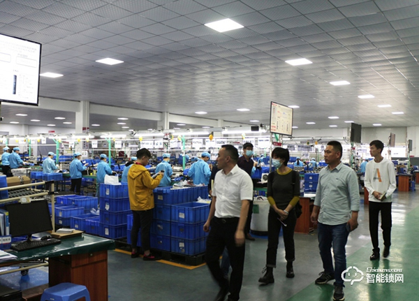 澤信集團領導一行蒞臨櫻花智能鎖考察交流