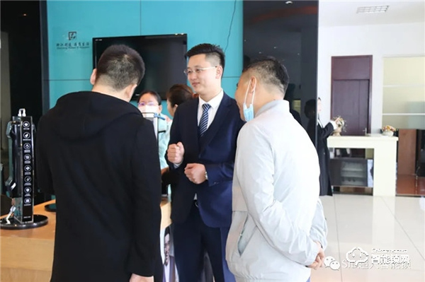 熱烈歡迎西安武漢兩地地產(chǎn)團(tuán)隊走進(jìn)超人！