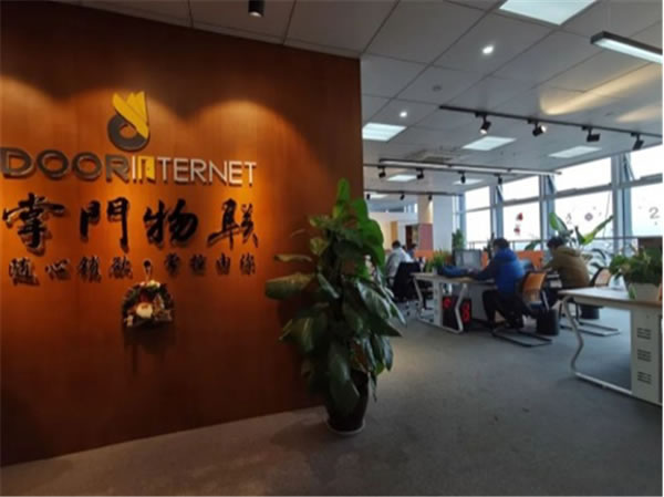 掌門物聯(lián)聯(lián)網(wǎng)型智能門鎖全新產品理念亮相CCLE2021后勤展，人氣爆棚！