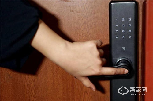 智能門鎖大熱的冷思考：智能鎖行業2019年該怎么走？
