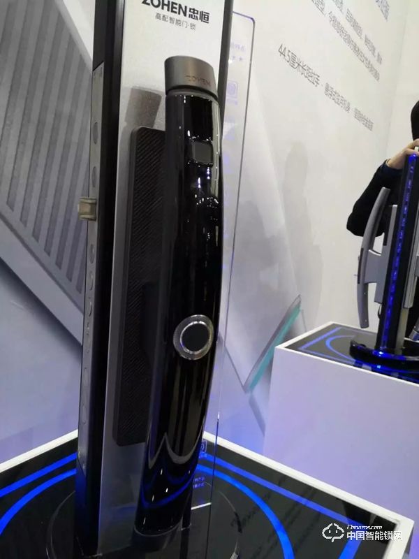 近百個(gè)智能鎖品牌上海建博會(huì)爭奇斗艷，這些新技術(shù)和黑科技成關(guān)注焦點(diǎn)