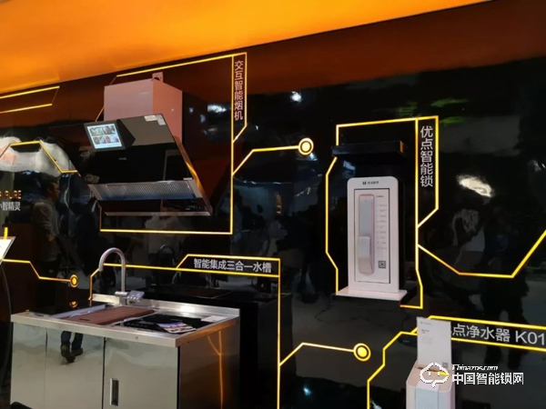 近百個(gè)智能鎖品牌上海建博會(huì)爭奇斗艷，這些新技術(shù)和黑科技成關(guān)注焦點(diǎn)