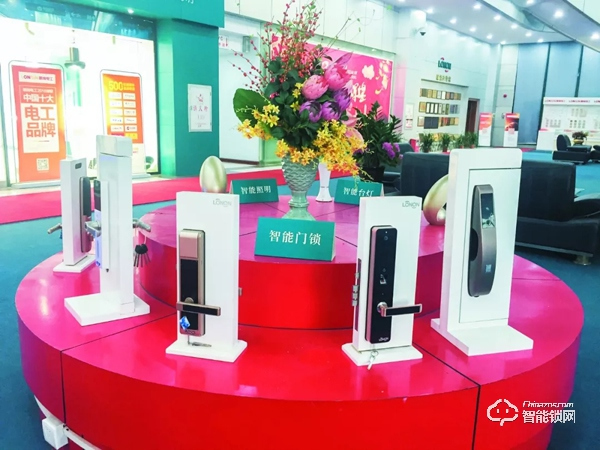 雷士、公牛、美的都在搞，商家怎能不瘋狂？| 關注智能鎖