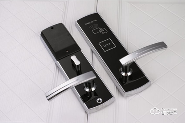 智能門鎖咋選咋用？ 專家說出了重點