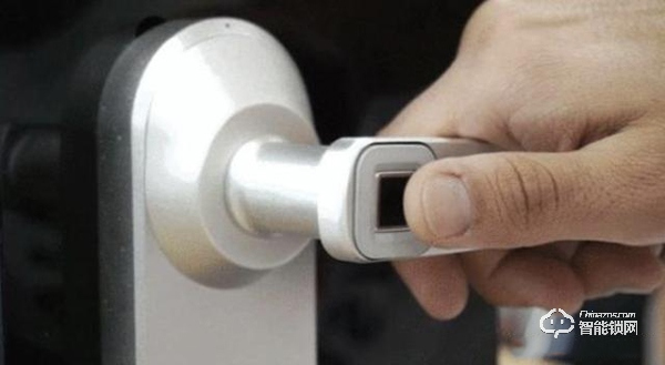 專家評(píng)面部識(shí)別智能門鎖：現(xiàn)階段安全系數(shù)低，還是選靠譜的