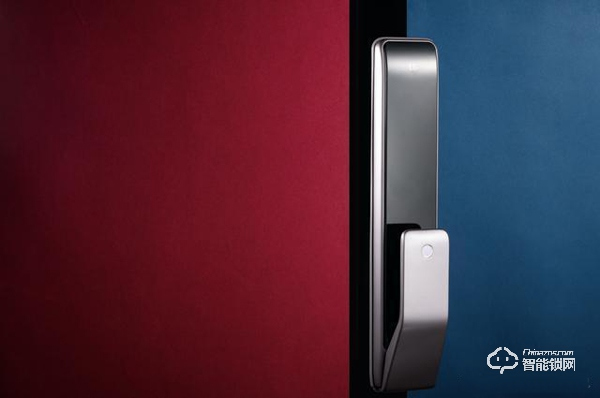專家評(píng)面部識(shí)別智能門鎖：現(xiàn)階段安全系數(shù)低，還是選靠譜的