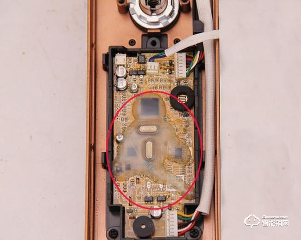 那些賣幾百塊錢的智能門鎖 你敢買嗎？