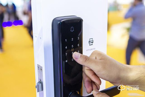 雙十一“智能狂歡”引領(lǐng)生活潮流，區(qū)塊鏈技術(shù)智能門(mén)鎖打破傳統(tǒng)
