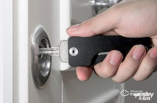 智能門鎖為啥比普通鎖貴 它真的好用嗎？