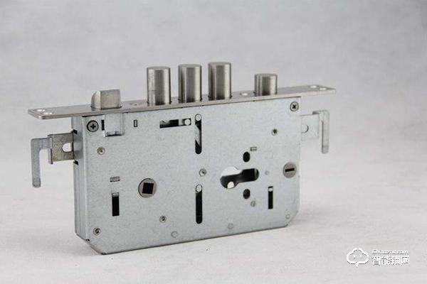 智能鎖鎖體：不銹鋼與鋅合金優缺點分析