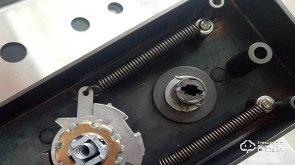 南方雨水頻發，家用智能鎖如何做好防水？