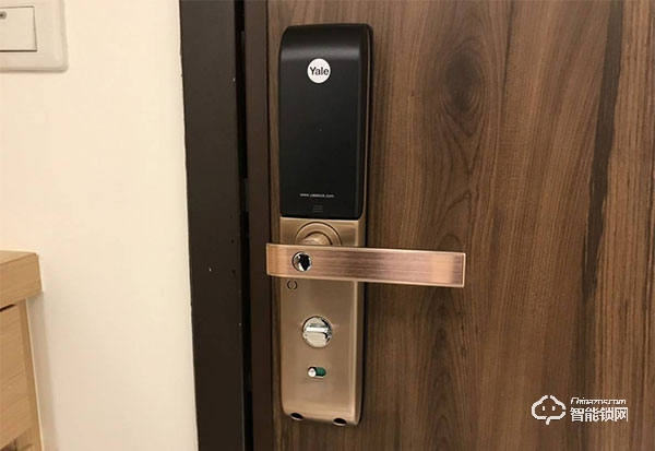 耶魯智能鎖怎么設(shè)置指紋 耶魯智能鎖怎么改密碼