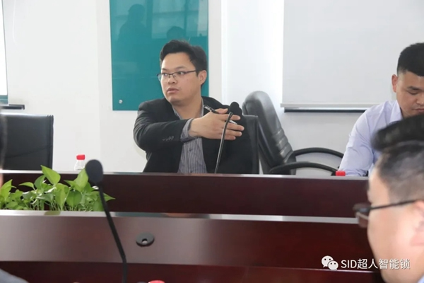 河南省房地產招標采購協會走進超人集團參觀考察