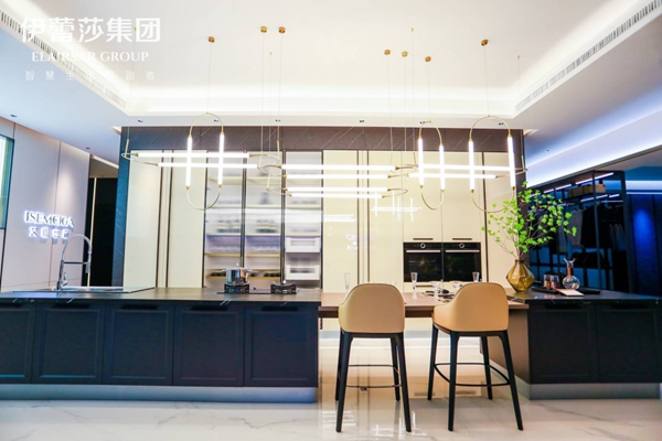 2020伊蕾莎集團(tuán)新商道財富峰會暨產(chǎn)品品鑒會舉行 聚焦復(fù)利思維新商道