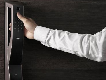 這個雙十一，TCL全球品牌代言人湯晶媚帶您解鎖智慧新生活