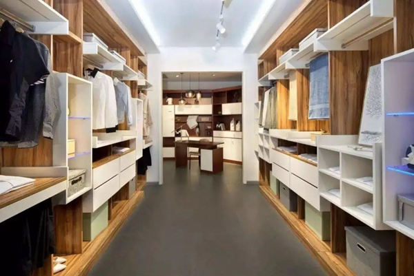 BSPH智能家居：這種智能衣柜打工人也能買得起