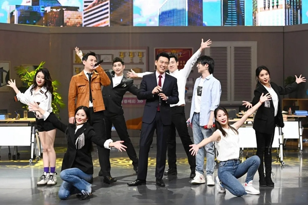 “霸道總裁”王耀慶在線帶貨，快來直播間搶TCL智能牙刷