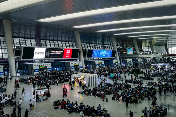 德施曼麒麟R8“刷臉”亮相各大機場高鐵站，二代3D人臉智能鎖迅速引爆中高端市場