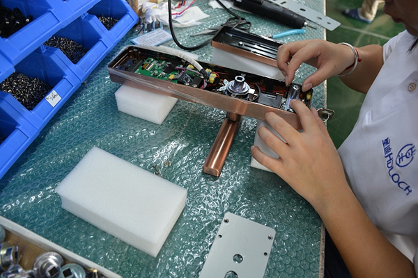 指紋鎖廠家注重產品人性化設計，具備了高匹配性