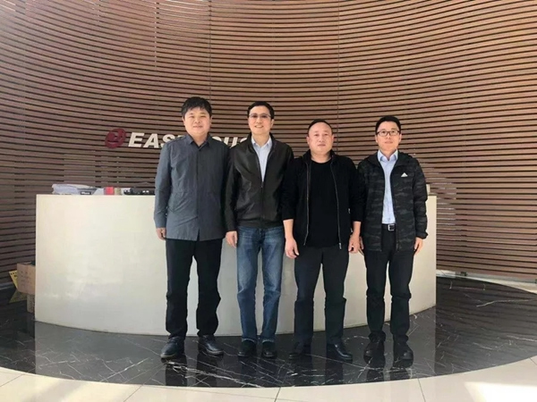 東屋?世安熱情接待江蘇省鎖業(yè)協(xié)會(huì)單位專程走訪