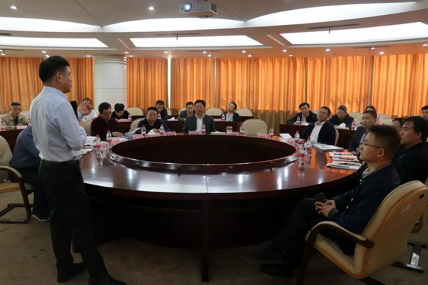 王力歡迎唐山市專精特新企業老總參觀