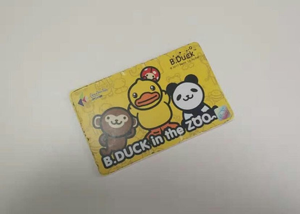 有了公寓智能鎖，房東可以為租戶打造一卡在手、輕松進出的生活