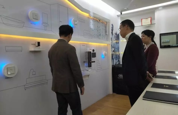 斑點貓智能鎖歡迎廣東省物聯(lián)網協(xié)會秘書長曾明博士一行到訪